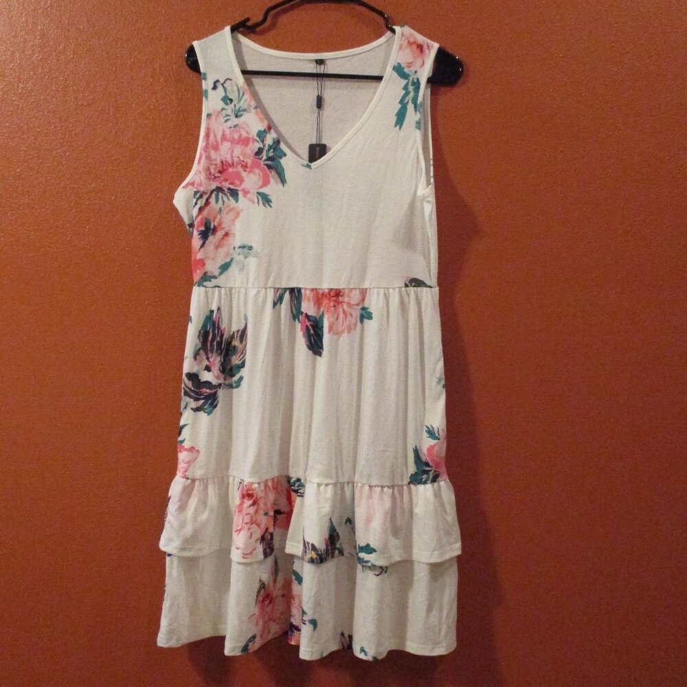 Ouges NEW Woman Large White Green Red Sleeveless Floral Travel Vacation Dress